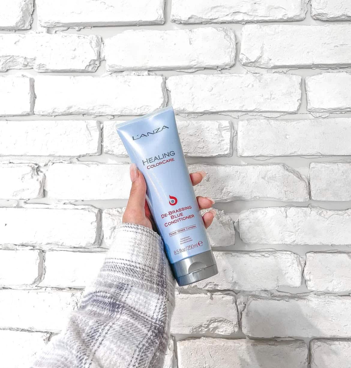 Кондиціонер для усунення рудого відтінку LʼANZA Healing ColorCare De-Brassing Blue Conditioner, 250 ml - 4